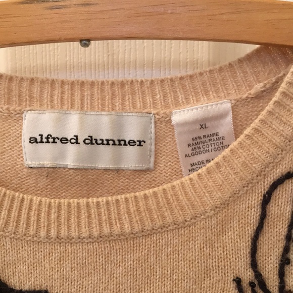 Butterfly Tan short sleeve embroidered sweater - Picture 4 of 4